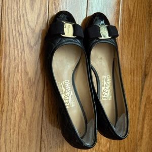 Salvatore Ferragamo classic vintage pumps. Low stacked heel